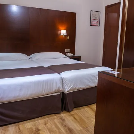 Hotel Ramon Berenguer Iv 2*