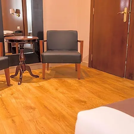 Hotel Ramon Berenguer Iv Lleida
